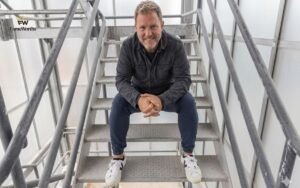 Simon Squibb Net Worth